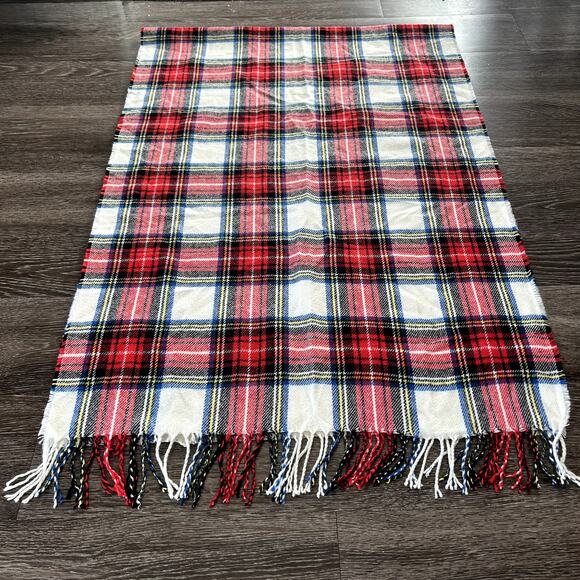 NWOT Apt. 9 Red Plaid Traditional Blanket Wrap Oversized Scarf Winter Acrylic - Picture 5 of 13